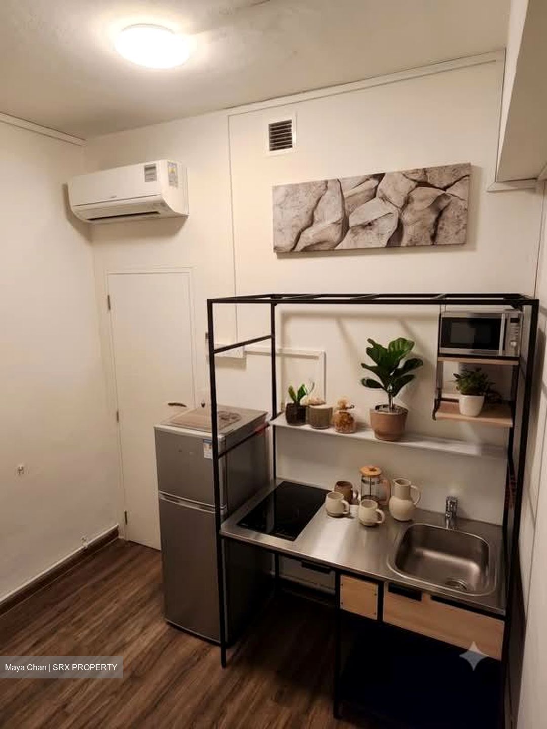 Sovereign @ Simon (D19), Terrace #598354331
